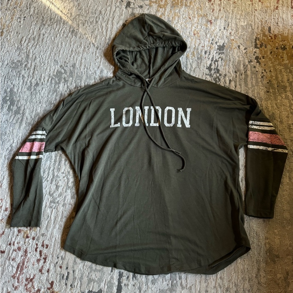 Lightweight Cotton Blend Hoodie. Large. E1